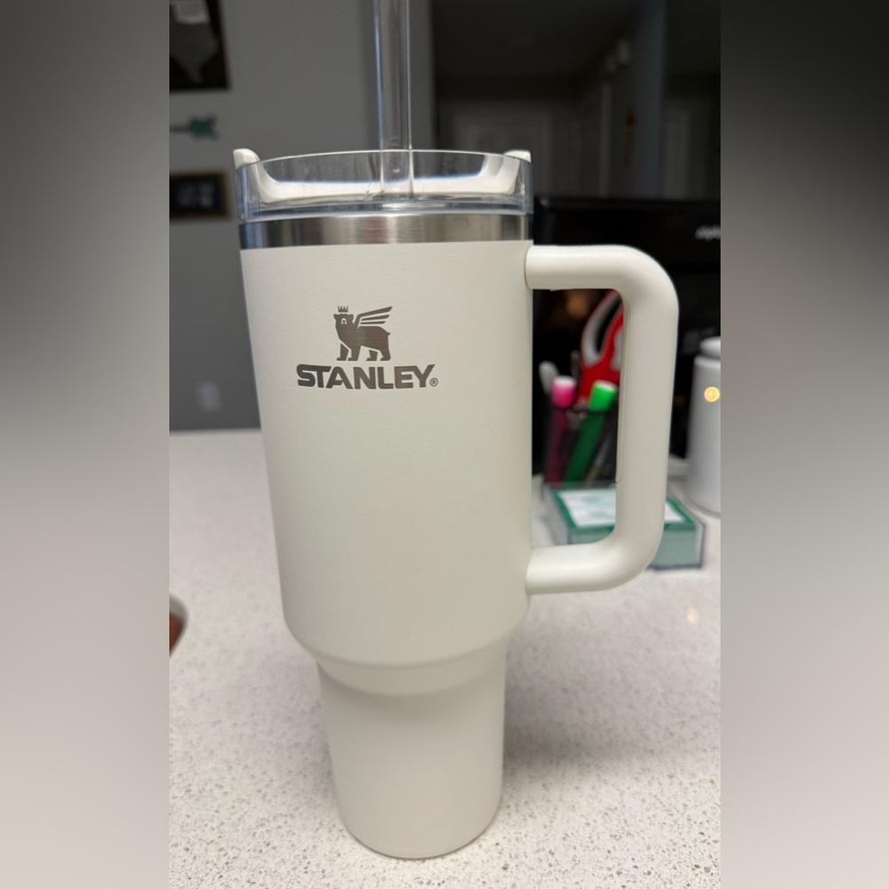 Stanley Sour Cream (Off White) 40 oz Quencher Cup